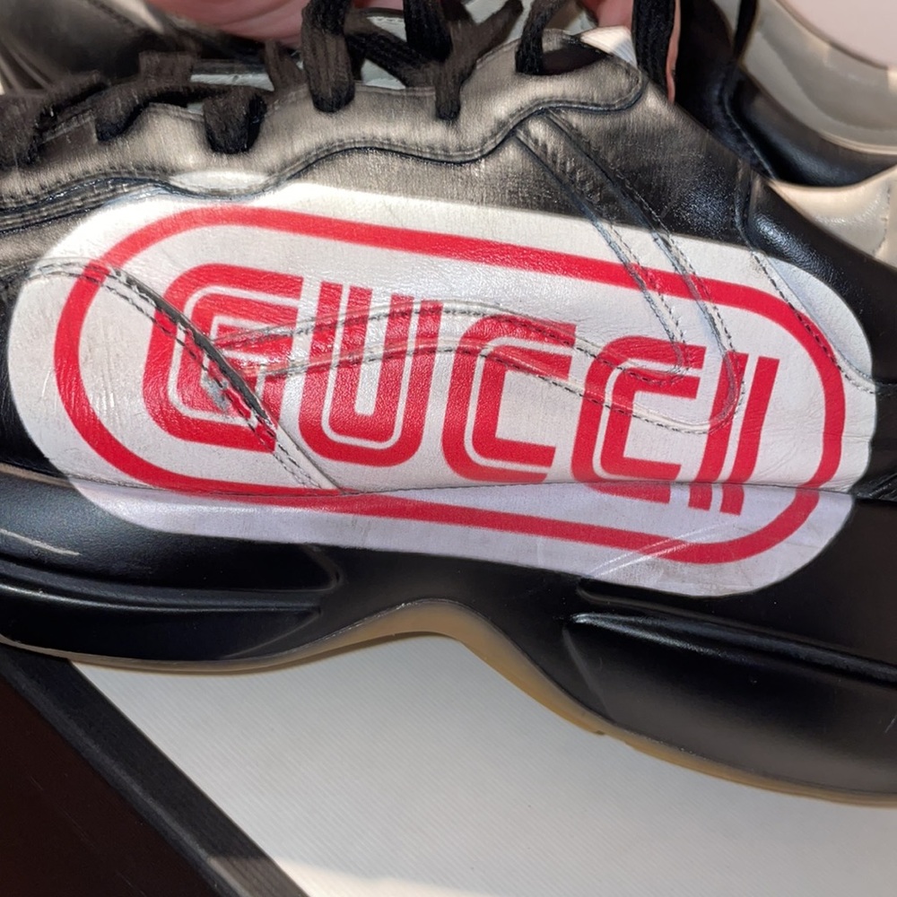 Authentic gucci mens Rhyton sneakers - Picture 7 of 15